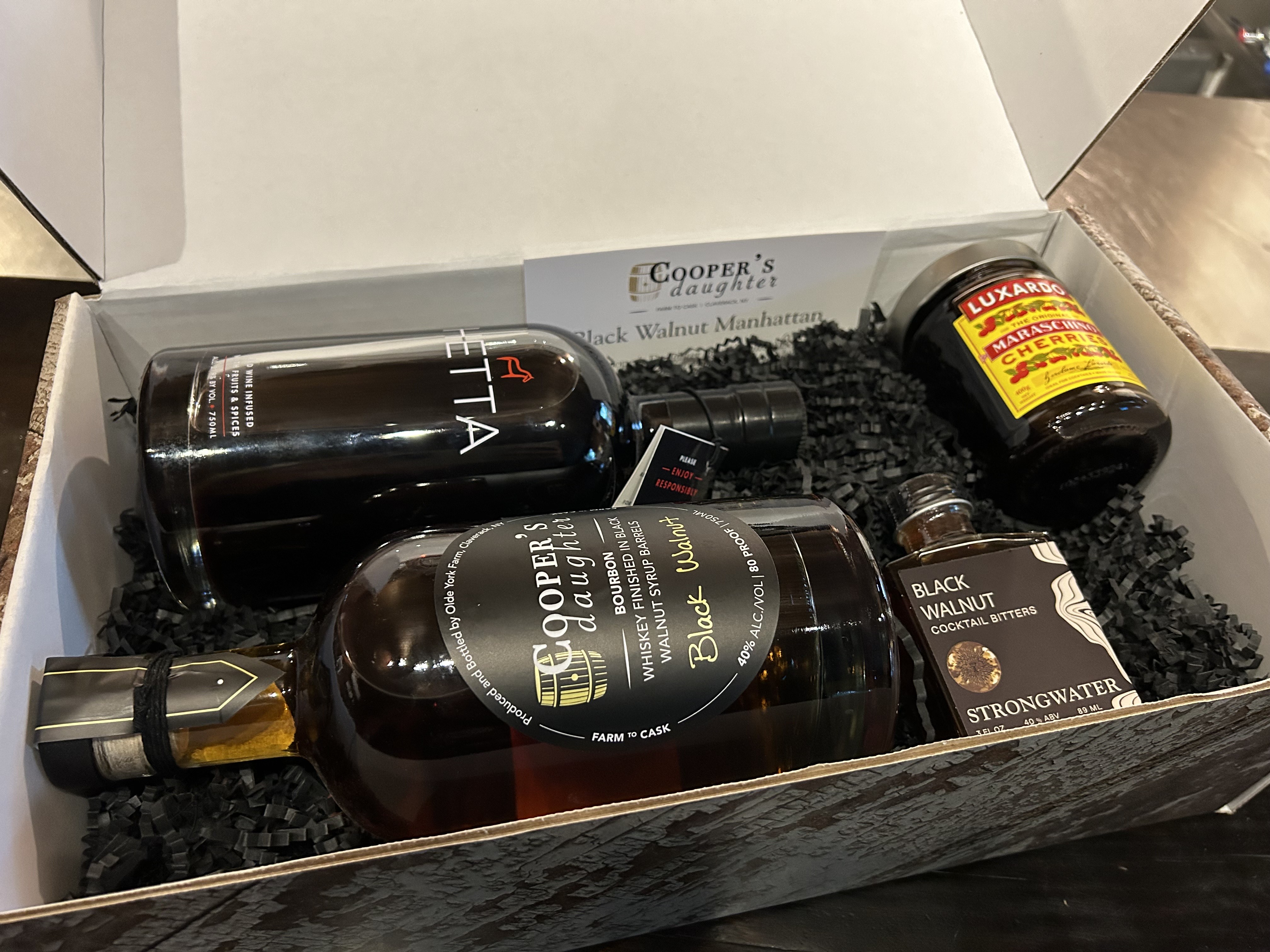Black Walnut Manhattan Cocktail Box 1500ml
